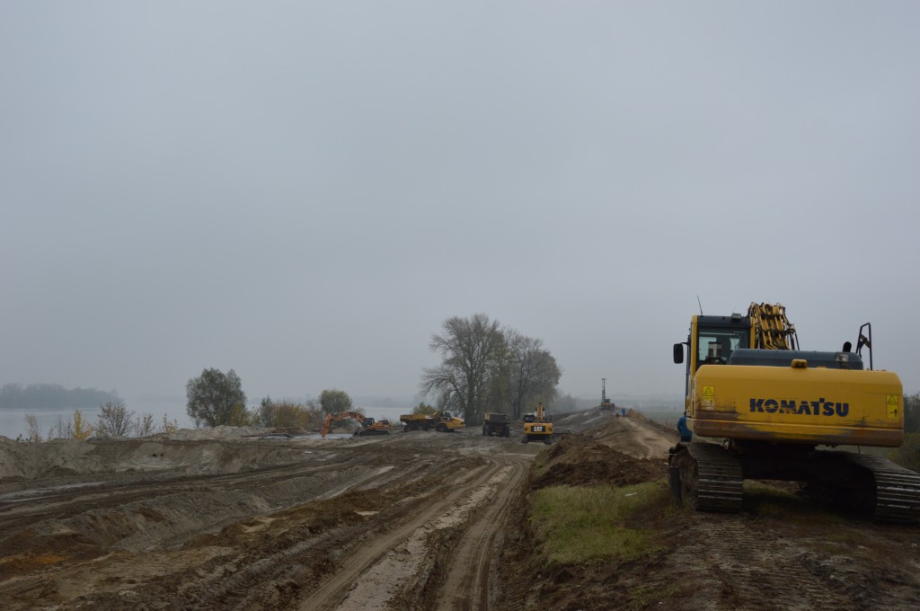 Wielka budowa nad Wisłą trwa