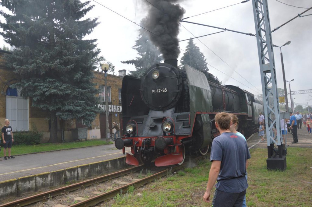 Zabytkowy pociąg z parowozem