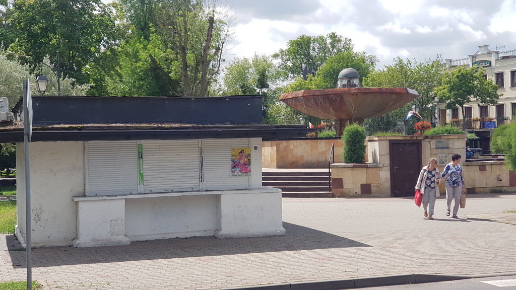 Budynek po kiosku RUCH przy Grzybku