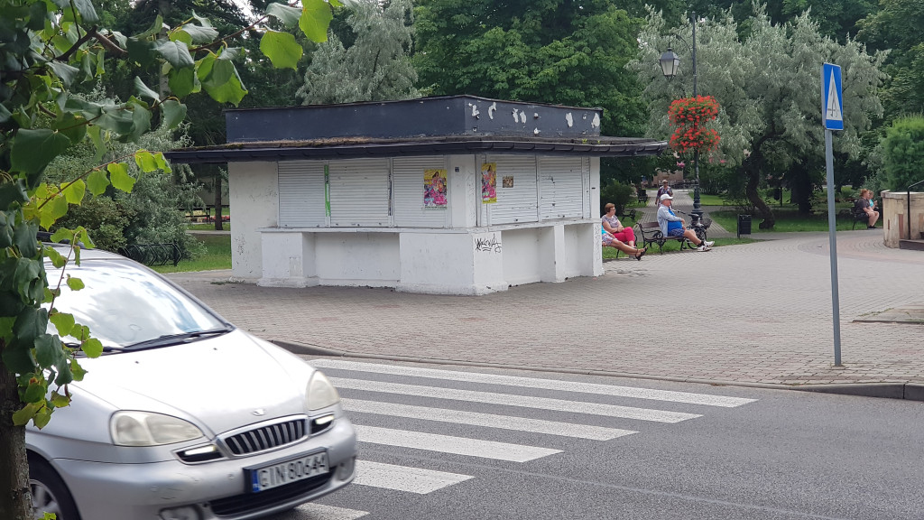 Budynek po kiosku RUCH przy Grzybku