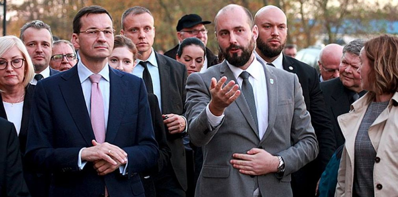 Premier Morawiecki wraz z kandydatem na burmistrza Ciechocinka Marcinem Strychem. Fot. www.facebook.com/Marcin Strych - kandydat na Burmistrza Ciechocinka