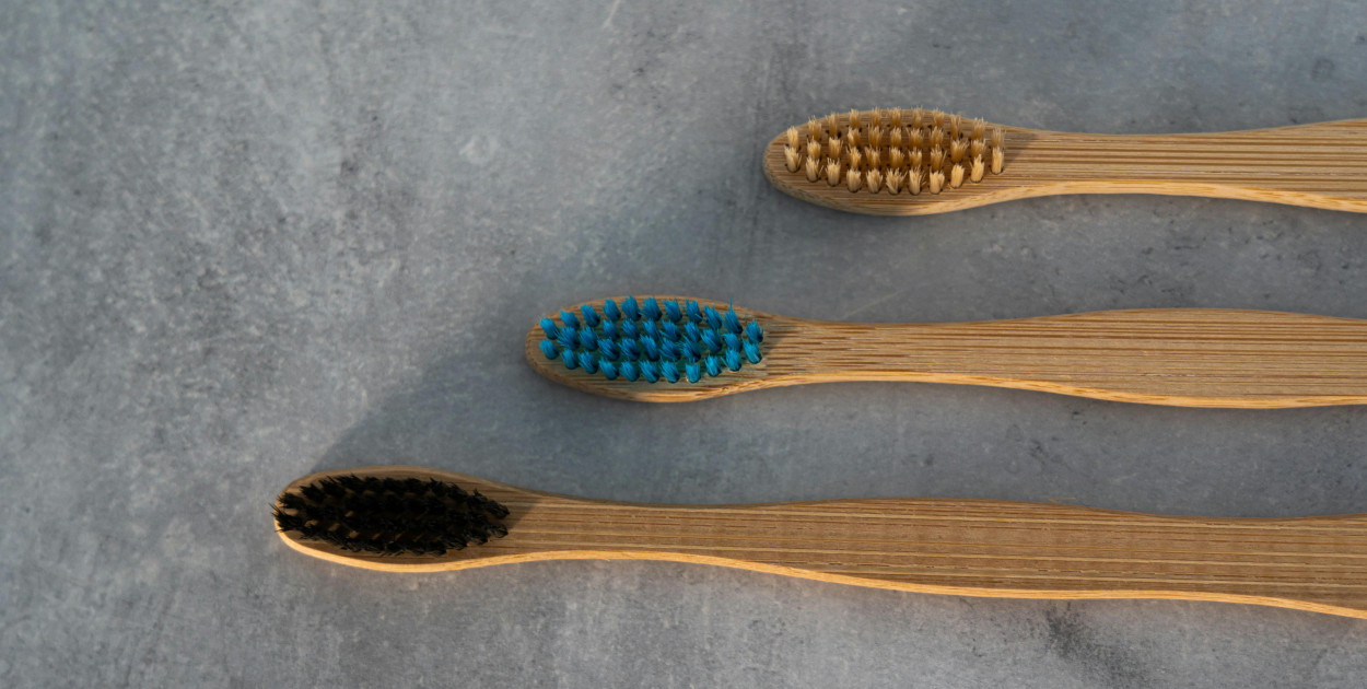 Elektryczna vs. manualna szczoteczka do zębów - która jest lepsza?