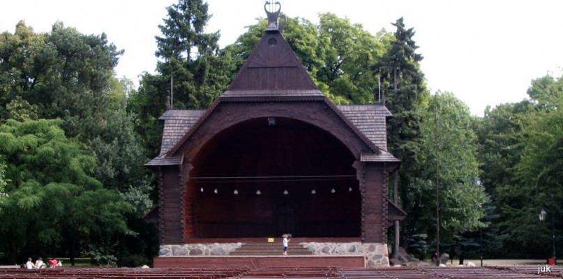 Główne miejsce ciechocińskich występów artystów to Muszla Koncertowa w Parku Zdrojowym.