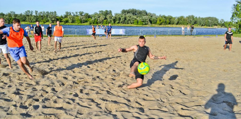 Pierwszy turniej Beach Soccera w Ciechocinku nad Wisłą. Fot. OSiR Ciechocinek