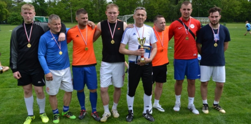 Łubudubu Team zwyciężyło IX Turniej o Puchar Burmistrza Ciechocinka "Piłka nożna łączy pokolenia". Fot. OSiR Ciechocinek