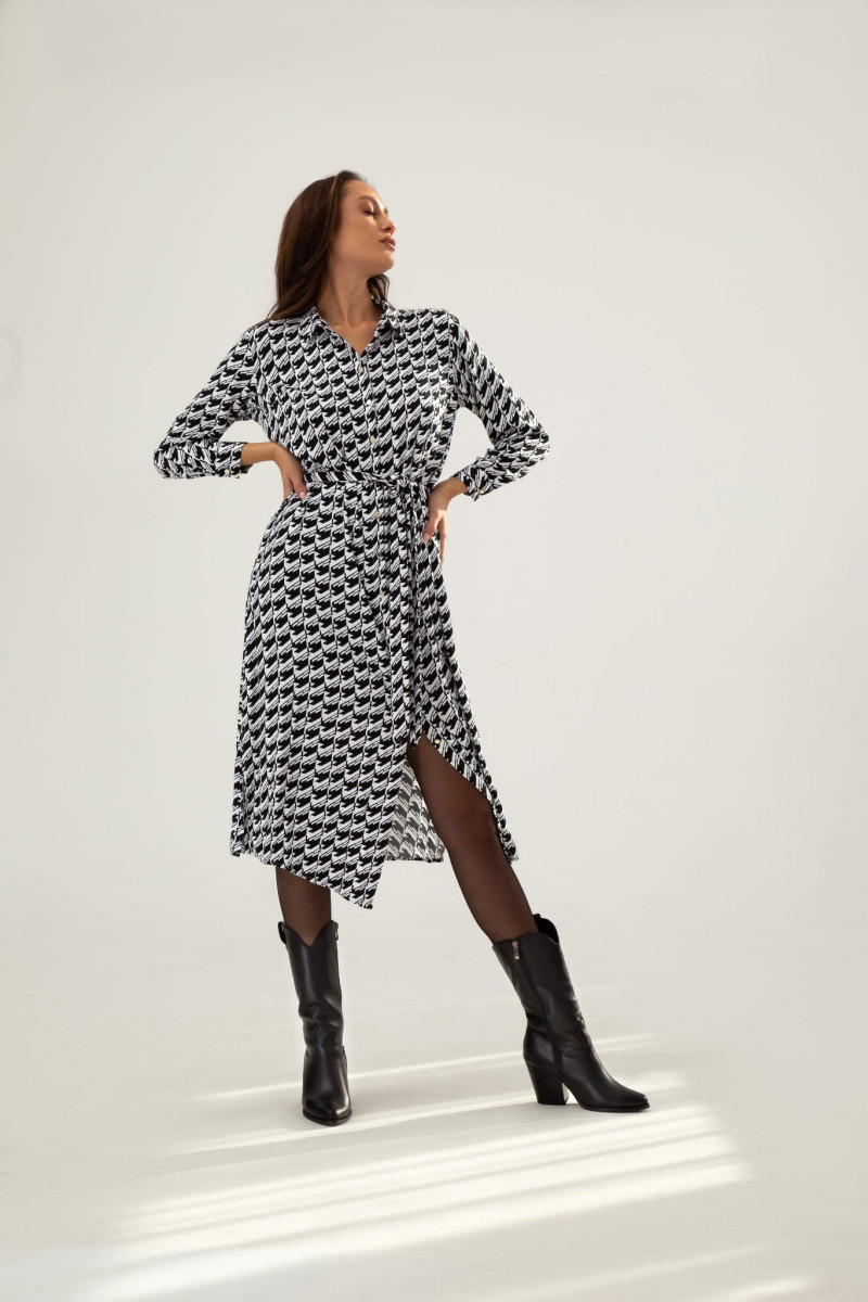 Źródło: https://obuwiekamp.pl/