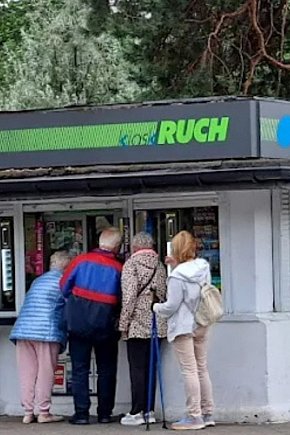 Budynek po kiosku RUCH przy Grzybku-243