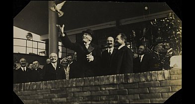4 czerwca 1932 roku otwarto basen termalno-solankowy w Ciechocinku. -12376
