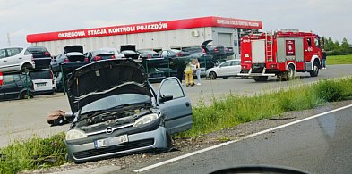 Makabryczny wypadek w Stawkach: Opel doszczętnie skasowany przy złomowisku-12392