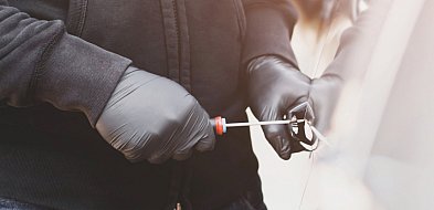 Uważajcie na przestępców: Seria kradzieży na taksówkarzach! -12421