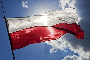 Flaga i hymn na nowo? Rząd chce korekty przepisów dot. symboli narodowych-12812