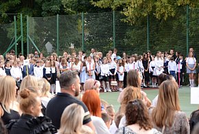 Nowy rok szkolny wystartował. Co się zmienia od 1 września?-13253