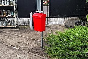 Kto widział taki pojemnik na cmentarzu w Ciechocinku lub okolicy ?-13678