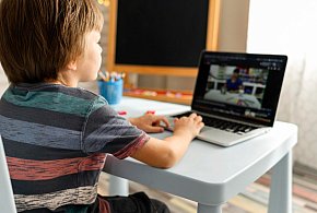 Popularni influencerzy mogą mieć kłopoty. Treści dla dzieci budzą kontrowersje-13849