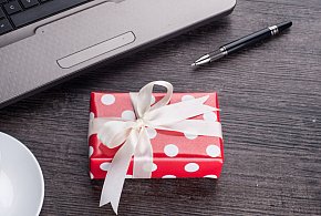 Świąteczna paczka może stać się problemem. Skarbówka patrzy z ukrycia-13997