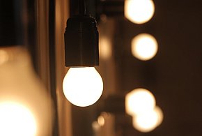 Rachunki za prąd pójdą w dół. Rząd usuwa opłatę doliczaną od lat-14007