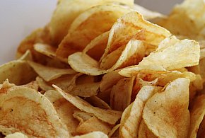 Podatek tłuszczowy uderzy w przekąski? Posłowie pokazują projekt-14095