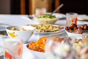 Polacy znów sięgną głębiej do kieszeni. Tyle wydają na świąteczne jedzenie-14123