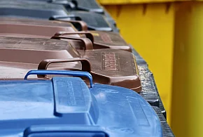 Fioletowe worki na odpady. Oto, co powinno tam trafiać-14299