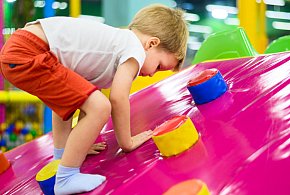 Zostawiasz dziecko w sali zabaw? Urząd wykrył poważne uchybienia-14334