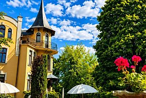 Ciechocinek: wandale niszczą szyldy, a restauracja... zaprasza ich na piwo!