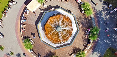 Kuracjusze pytają AI, a nie lekarza? Nowy trend może być groźny dla zdrowia