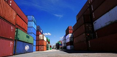 Kontenery morskie na sprzedaż – nowe i używane rozwiązania dla firm 20’ i 40’