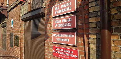 Uratował posadę o włos! W Ciechocinku i Krakowie dwa skrajne światy