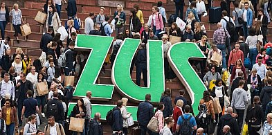 Weszły nowe przepisy. ZUS przyjmuje setki tysięcy wniosków-14311