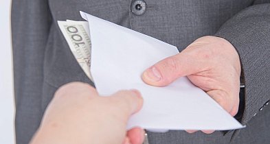 Zarabiasz bez firmy? Od 2026 roku wchodzi nowy, wyższy próg-13576