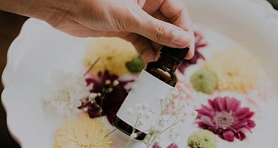 Aromaterapia – od starożytnych praktyk do współczesnych metod relaksu