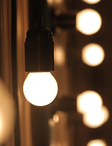 Rachunki za prąd pójdą w dół. Rząd usuwa opłatę doliczaną od lat-14007