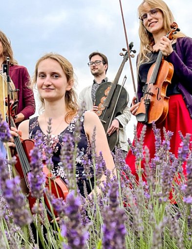 Tańcz do kujawiaków i odkryj przyszłość! Andrzejki Wiejskie - plan imprezy!-14010