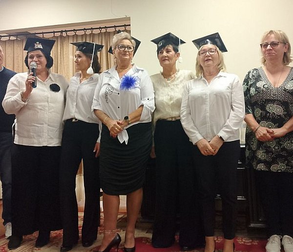 Szokujące metody oszustów! Jak seniorzy unikają pułapek finansowych?-13762