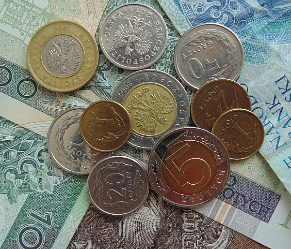 Nowe regulacje dla dorabiających. Od grudnia zmieniają się limity-13953