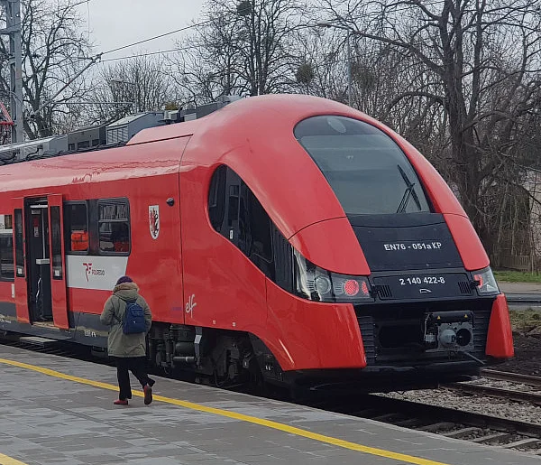 Po 14 latach do Ciechocinka wróciły regularne pociągi pasażerskie-14121