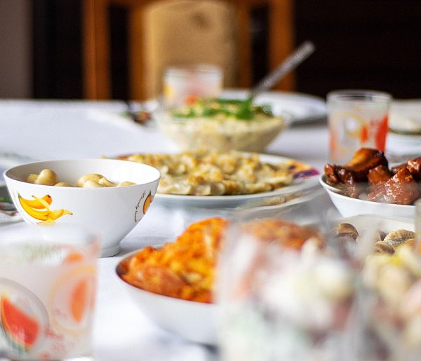 Polacy znów sięgną głębiej do kieszeni. Tyle wydają na świąteczne jedzenie-14123