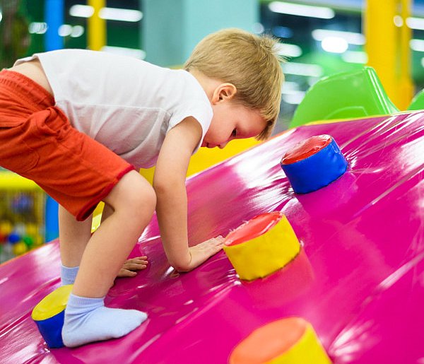 Zostawiasz dziecko w sali zabaw? Urząd wykrył poważne uchybienia-14334