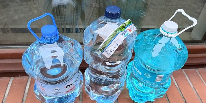 Gdzie jest luka? Dlaczego baniaki zdrowej wody wygrywają?