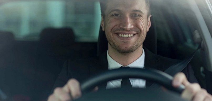 Zobaczyć, poczuć, zrozumieć — skuteczna droga do zmiany nawyków za kierownicą