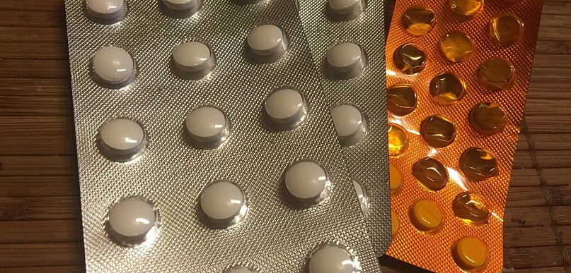 Pilny komunikat GIF. Popularny lek dla kobiet wycofany z aptek