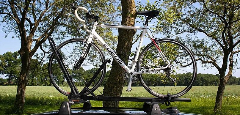 Bagażnik rowerowy - wygodny transport roweru. Jak wybrać odpowiedni model?