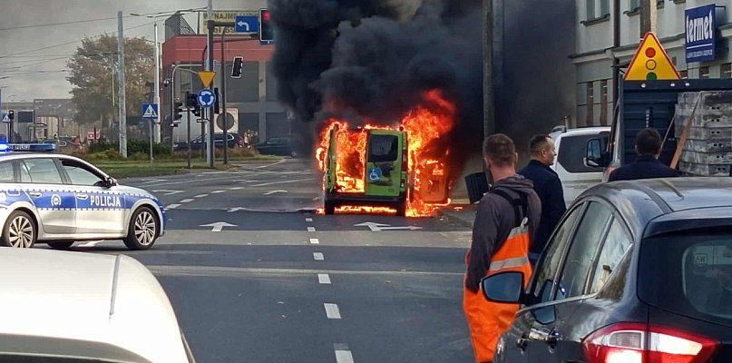 Pożar samochodu aleksandrowskiego MCK: Radni na pokładzie ? - 13777
