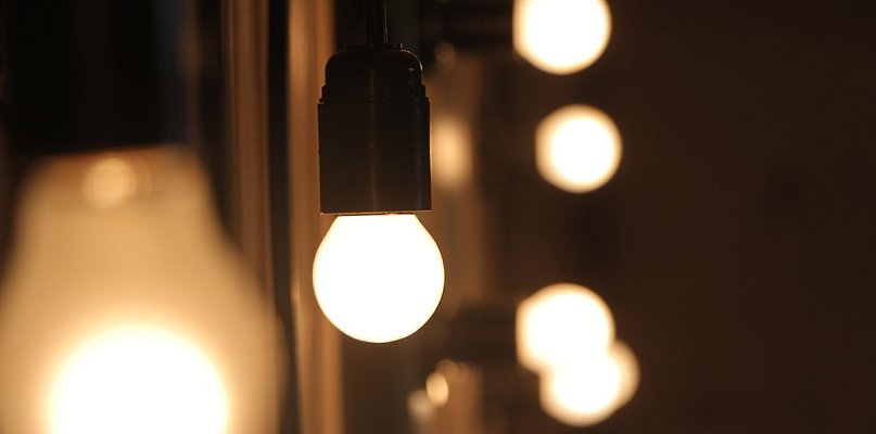 Rachunki za prąd pójdą w dół. Rząd usuwa opłatę doliczaną od lat - 14007