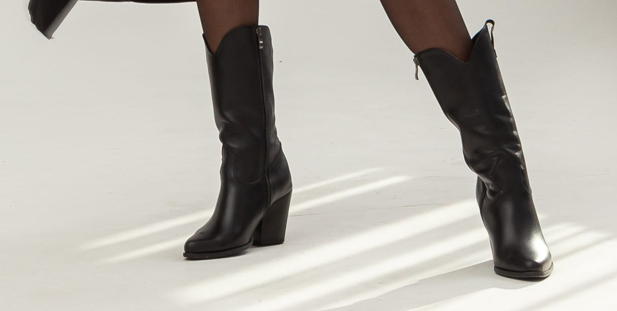 Źródło: https://obuwiekamp.pl/