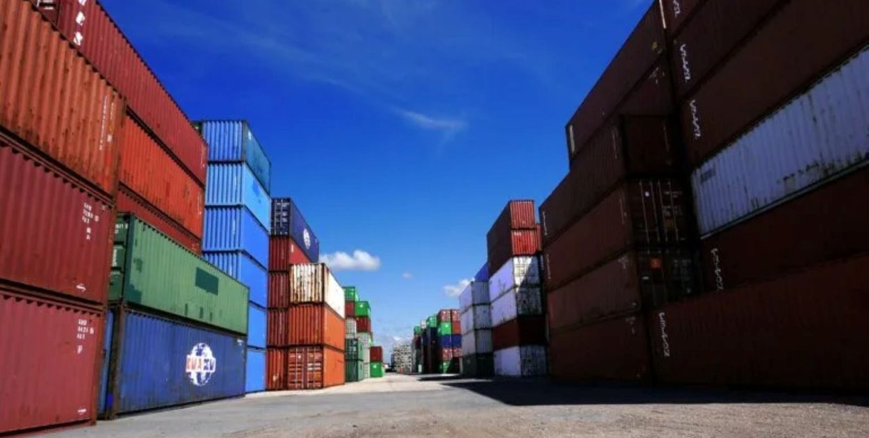 Kontenery morskie na sprzedaż – nowe i używane rozwiązania dla firm 20’ i 40’